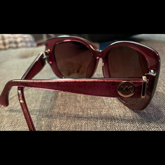 @@Vintage Michael Kors@@ Sunglasses with hard case and polishing cloth. - Picture 5 of 9